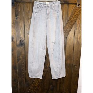 Universal Thread High-Rise Curved Leg Barrel Jeans